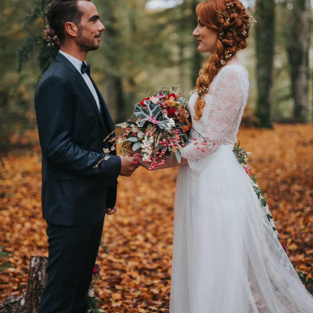 cérémonie-laïque-mariage-automne-forêt-la-soeur-de-la-mariee-blog-mariage