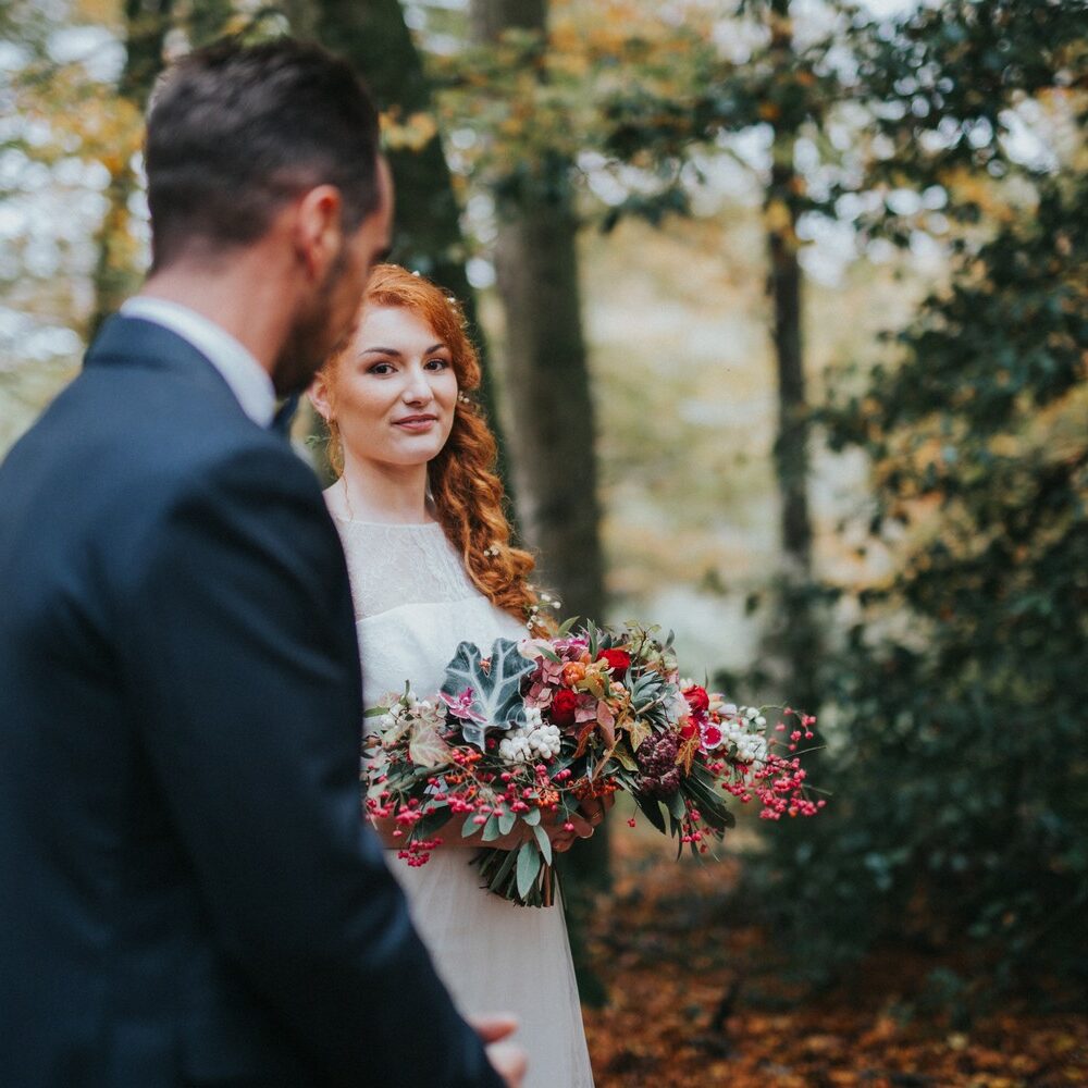 cérémonie-laïque-mariage-automne-forêt-la-soeur-de-la-mariee-blog-mariage