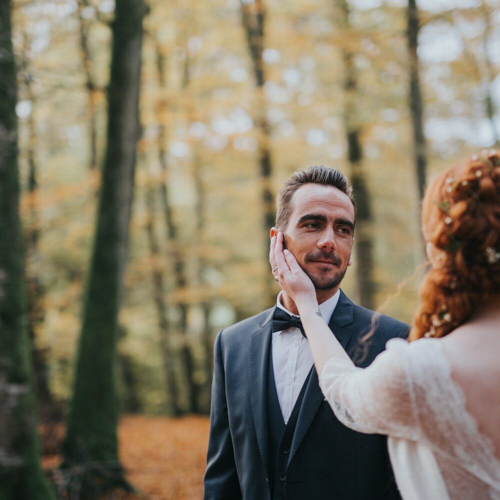 cérémonie-laïque-mariage-automne-forêt-la-soeur-de-la-mariee-blog-mariage