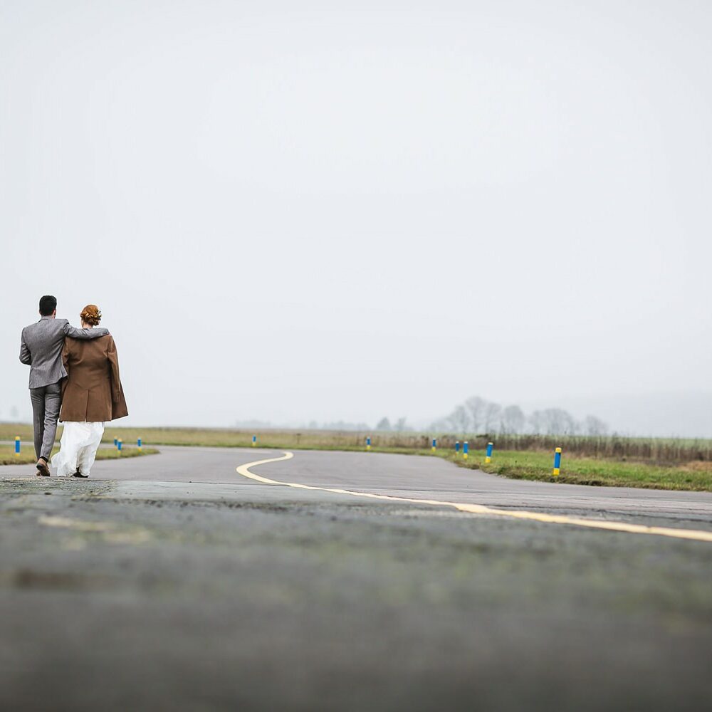 mariage-aerodrome-inspiration-avion-bourgogne-MollyGraphy-lasoeurdelamariee-blog-mariage