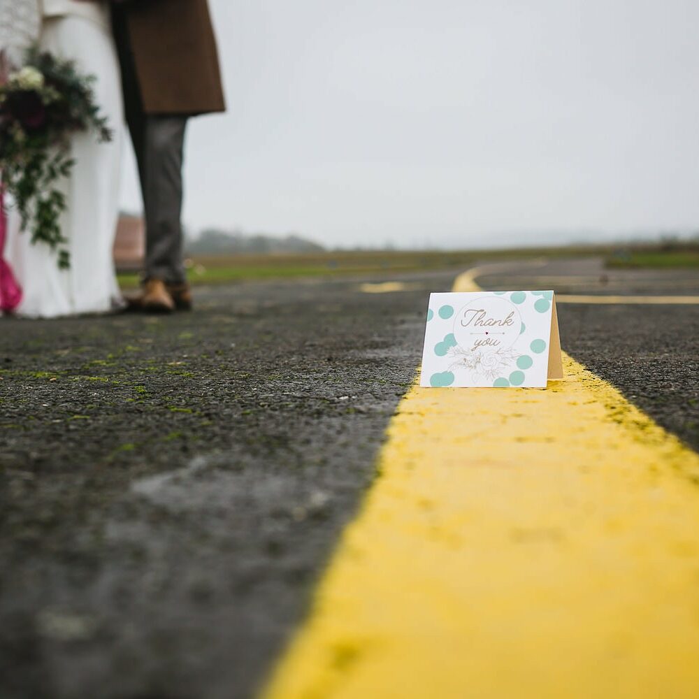 mariage-aerodrome-inspiration-avion-bourgogne-MollyGraphy-lasoeurdelamariee-blog-mariage