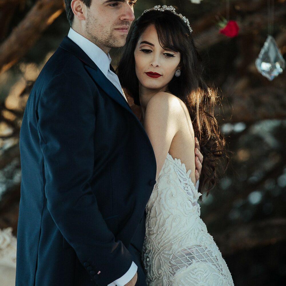 shooting-inspiration-dark-romance-mariage-romantique-glamour-hiver-neige-lasoeurdelamariee-blog-mariage