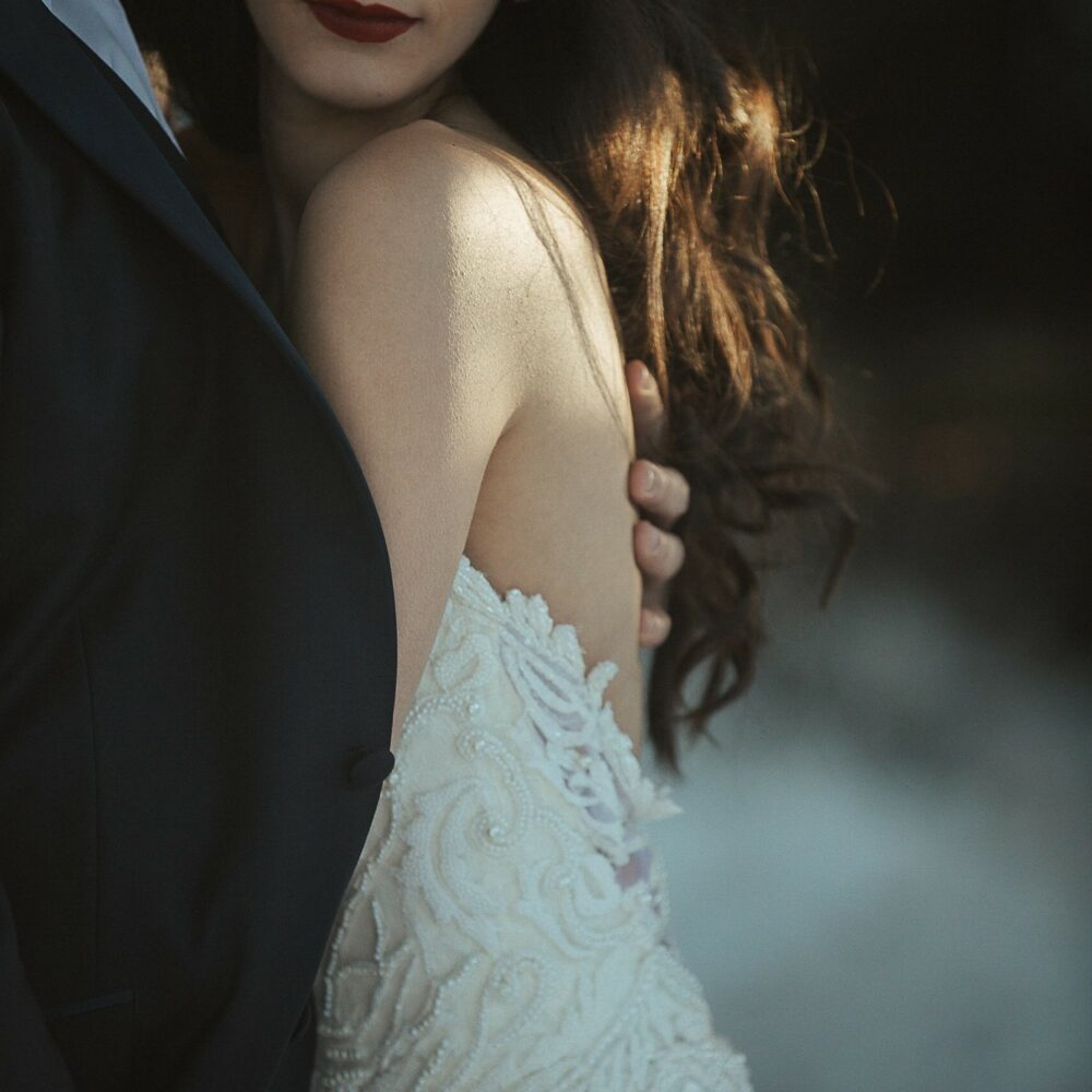 shooting-inspiration-dark-romance-mariage-romantique-glamour-hiver-neige-lasoeurdelamariee-blog-mariage