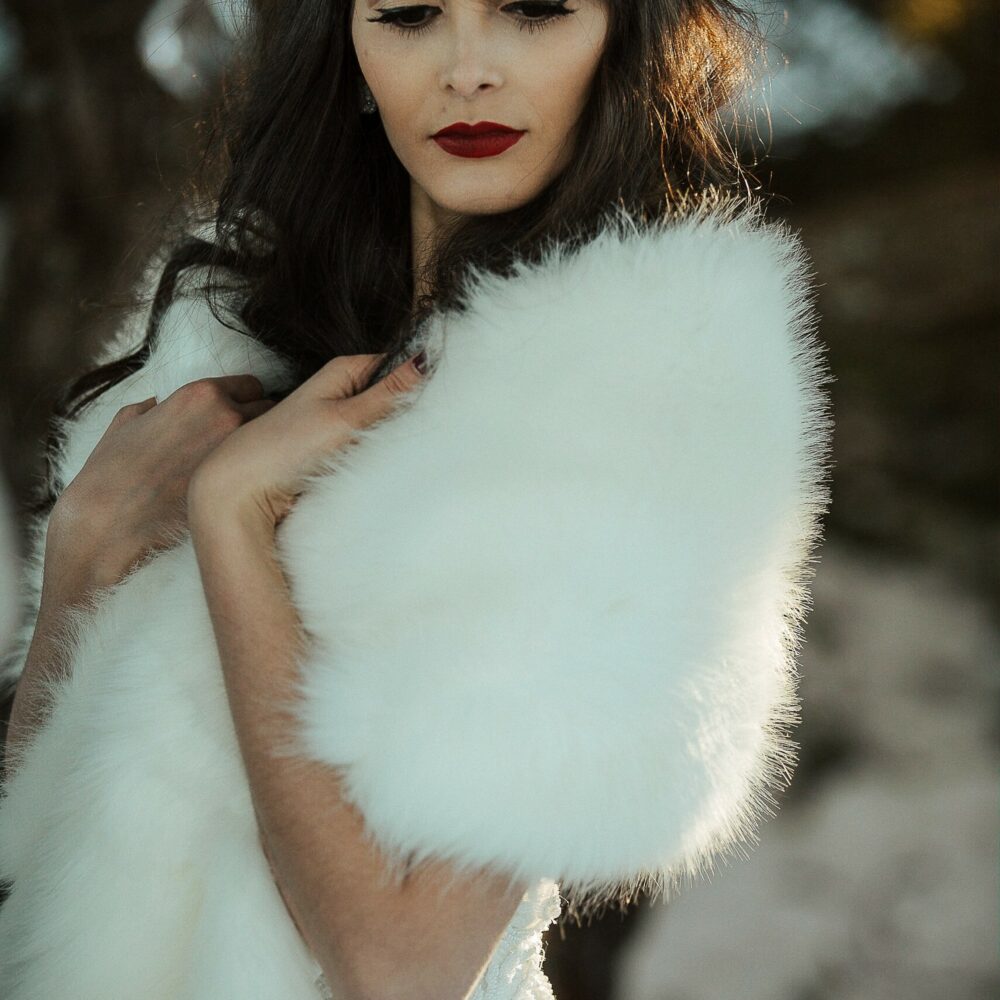 shooting-inspiration-dark-romance-mariage-romantique-glamour-hiver-neige-lasoeurdelamariee-blog-mariage