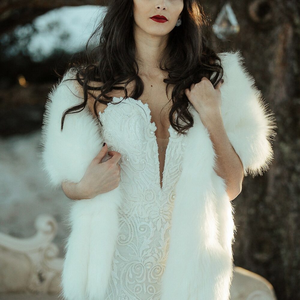 shooting-inspiration-dark-romance-mariage-romantique-glamour-hiver-neige-lasoeurdelamariee-blog-mariage