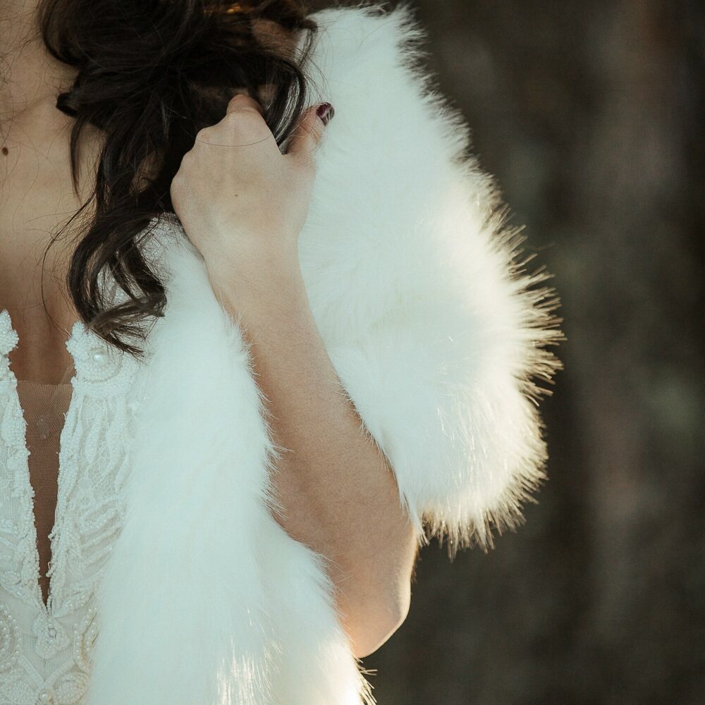 shooting-inspiration-dark-romance-mariage-romantique-glamour-hiver-neige-lasoeurdelamariee-blog-mariage