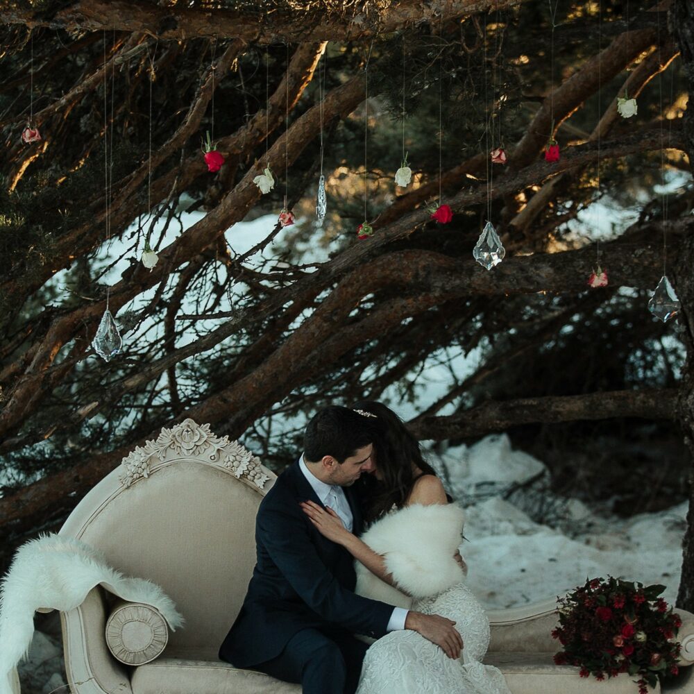 shooting-inspiration-dark-romance-mariage-romantique-glamour-hiver-neige-lasoeurdelamariee-blog-mariage