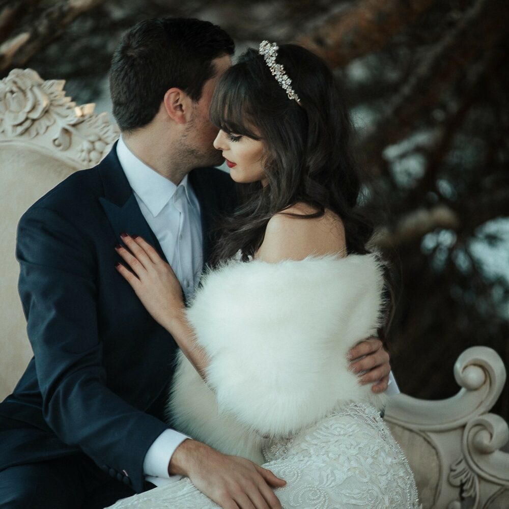 shooting-inspiration-dark-romance-mariage-romantique-glamour-hiver-neige-lasoeurdelamariee-blog-mariage