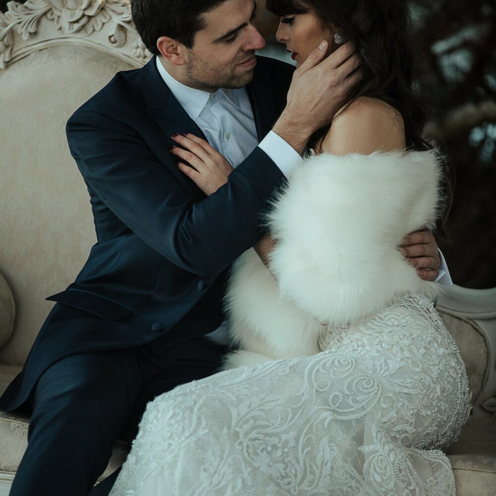 shooting-inspiration-dark-romance-mariage-romantique-glamour-hiver-neige-lasoeurdelamariee-blog-mariage