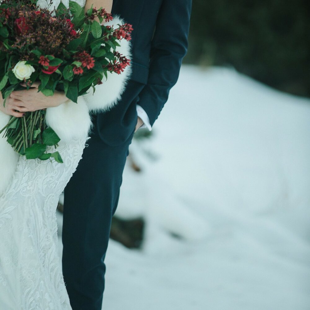 shooting-inspiration-dark-romance-mariage-romantique-glamour-hiver-neige-lasoeurdelamariee-blog-mariage