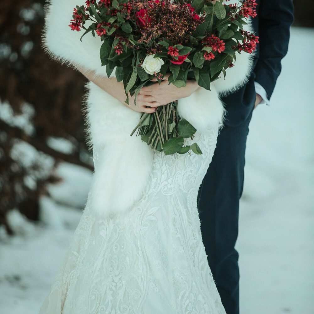 shooting-inspiration-dark-romance-mariage-romantique-glamour-hiver-neige-lasoeurdelamariee-blog-mariage