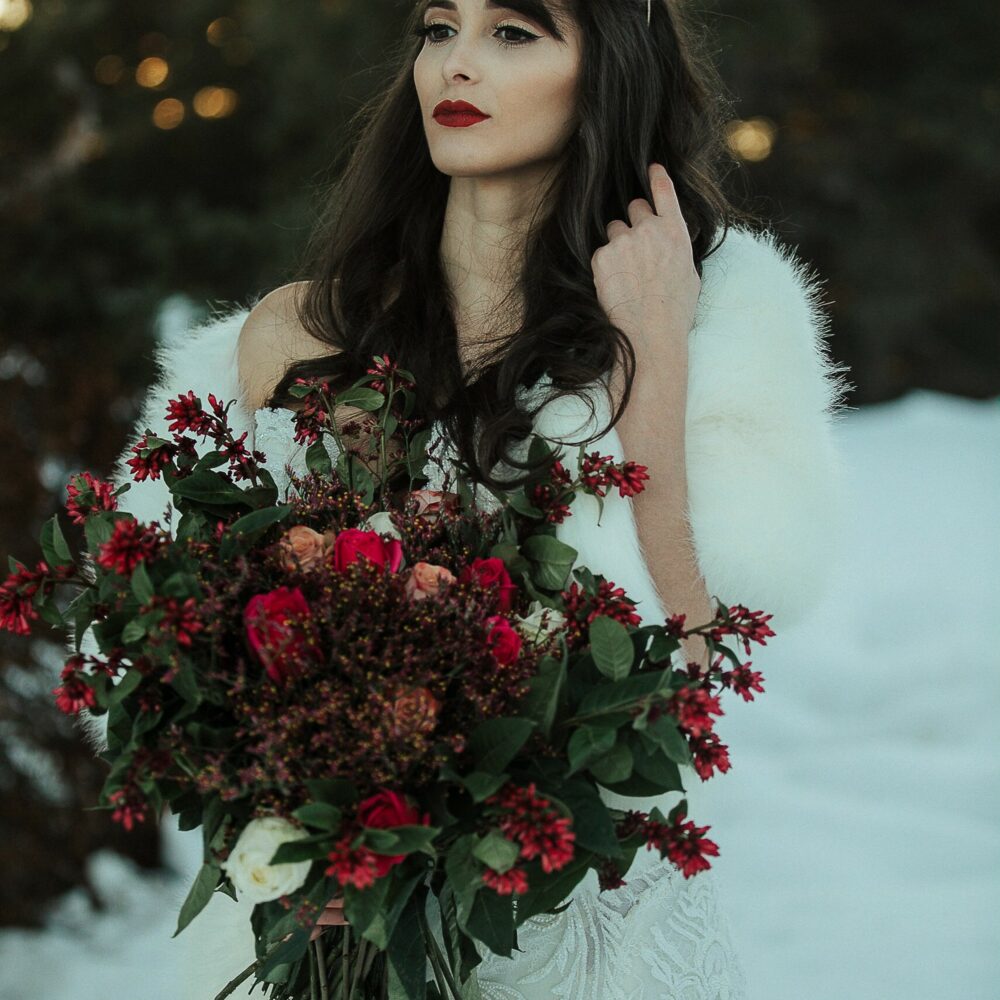 shooting-inspiration-dark-romance-mariage-romantique-glamour-hiver-neige-lasoeurdelamariee-blog-mariage