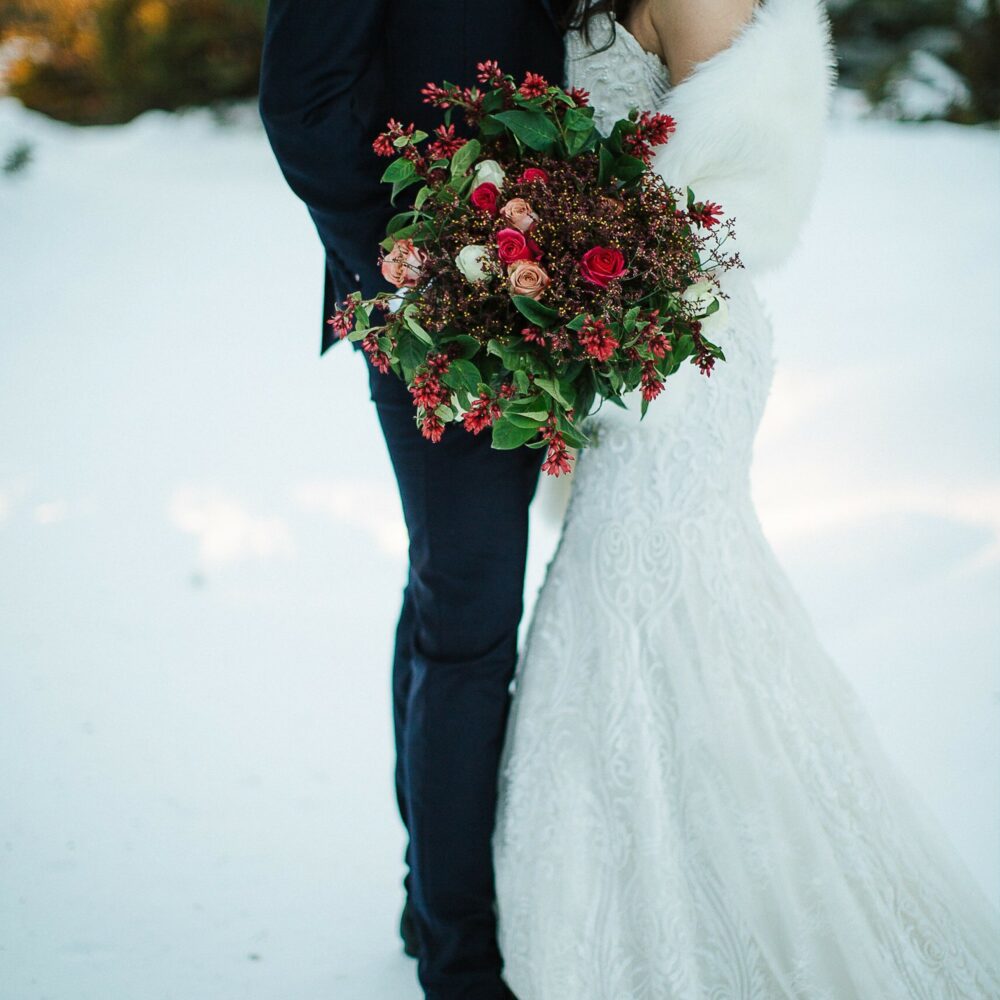 shooting-inspiration-dark-romance-mariage-romantique-glamour-hiver-neige-lasoeurdelamariee-blog-mariage