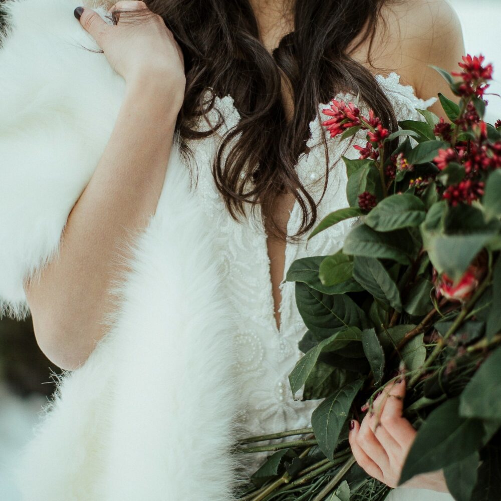 shooting-inspiration-dark-romance-mariage-romantique-glamour-hiver-neige-lasoeurdelamariee-blog-mariage