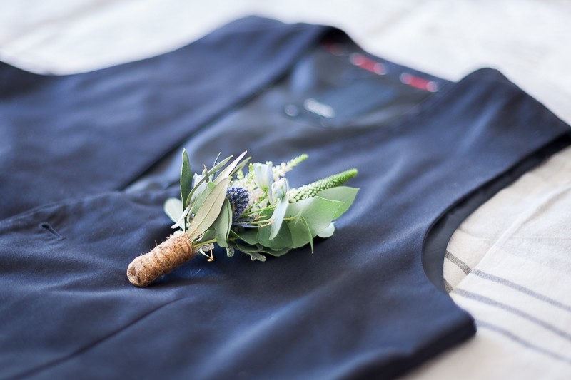 boutonniere-inspiration-mariage-air-marin-plage-mer-sable-lasoeurdelamariee-blog-mariage