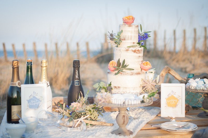 wedding-cake-gateaux-mariage-plage-mer-sable-lasoeurdelamariee-blog-mariage