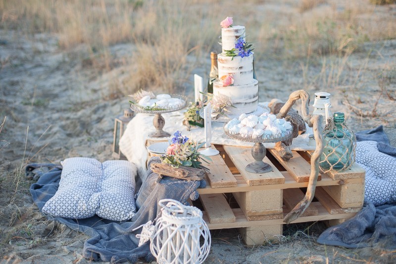Un mariage sur une plage sauvage de la Méditerranée