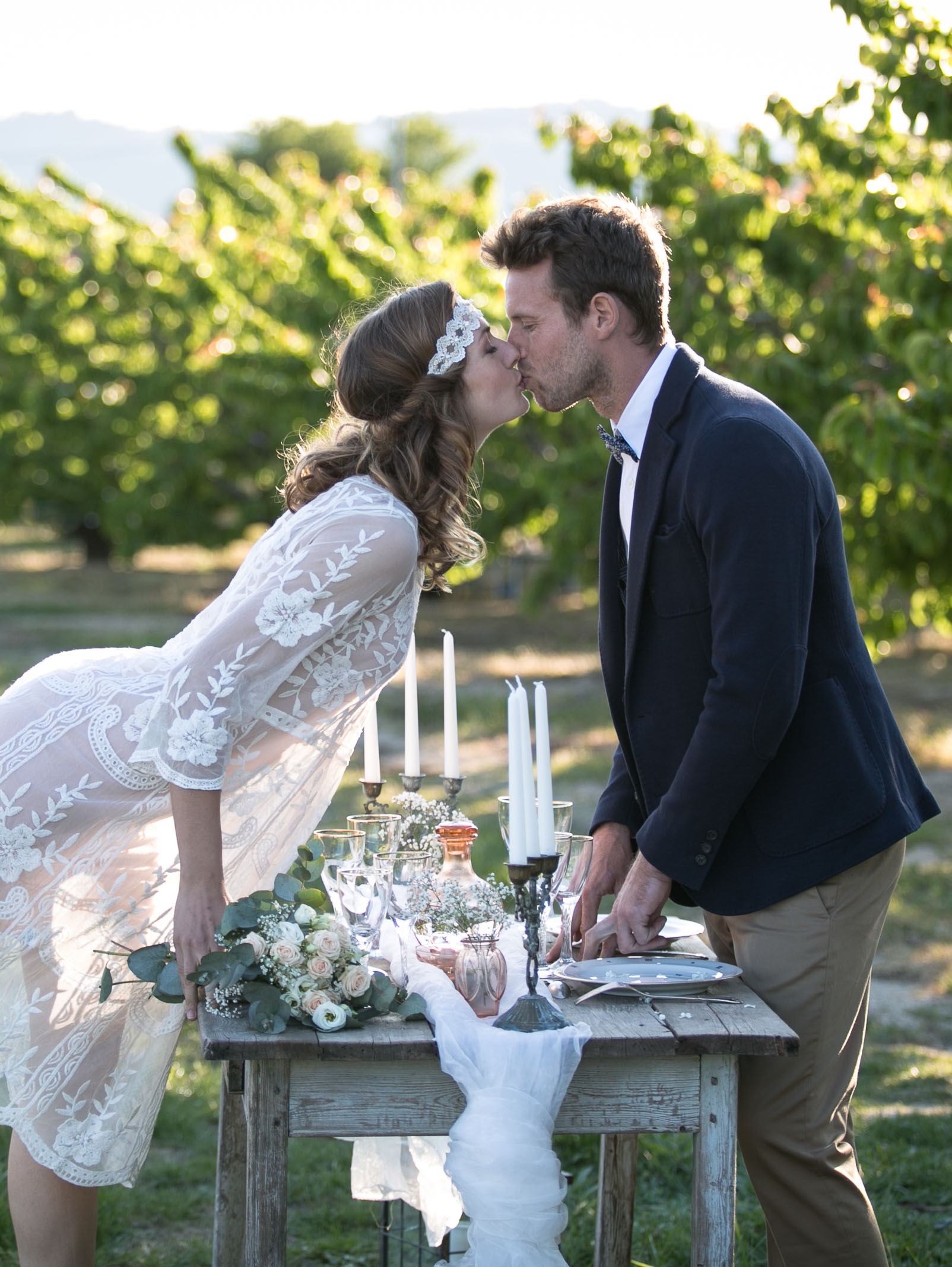 Un mariage vintage dans les champs de cerisiers de Provence