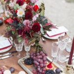 Décoration de mariage rouge et vintage