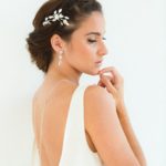 Peigne "Agathe" avec perles et fleur pour votre coiffure de mariée