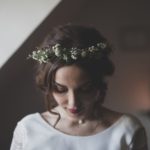 Couronne de fleurs pour une mariée d'hiver