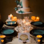 Décoration de table pour un mariage sur le thème de la montagne