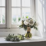 Bouquet de mariée pivoines blanches