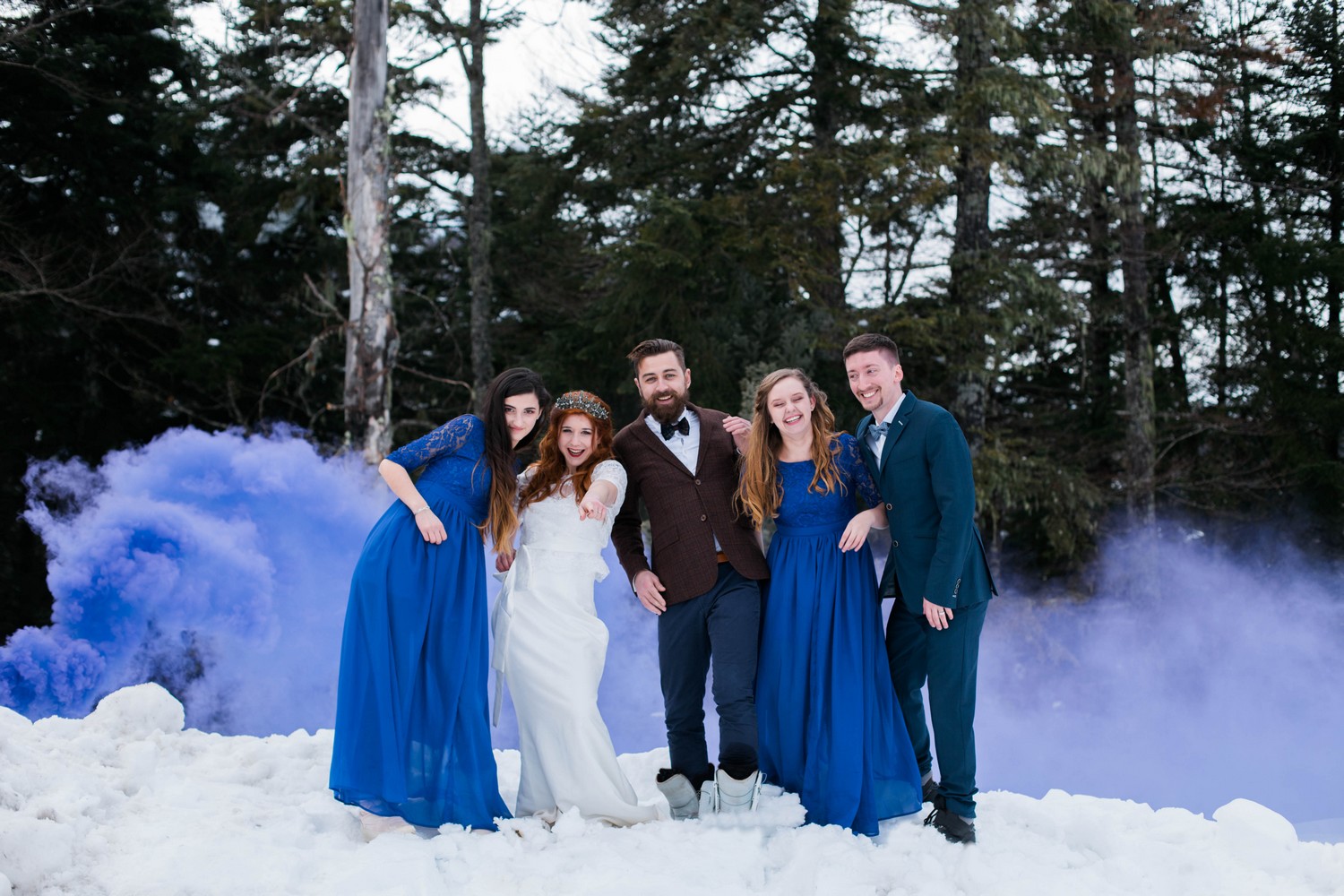 Shooting d’un mariage sous la neige des Pyrénées – La Sœur de la Mariée