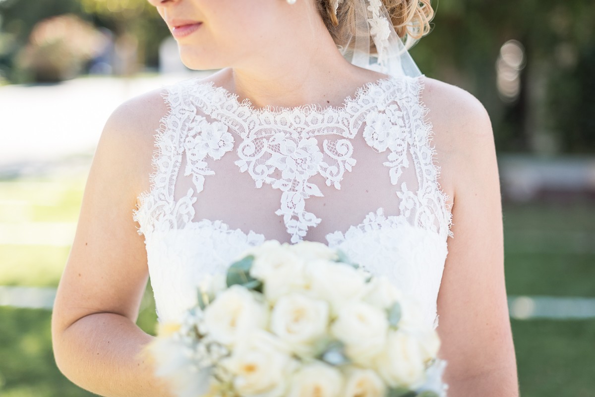 Robe de mariée avec décolleté en dentelle