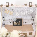 Valise vintage pour urne de mariage