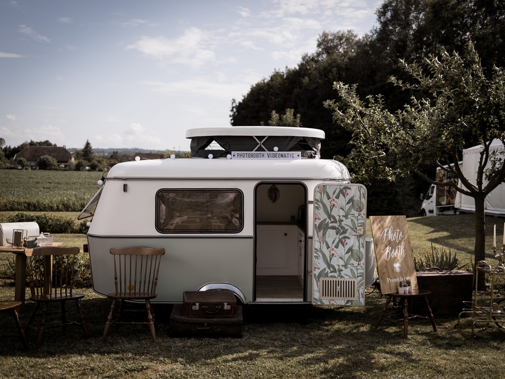 caravane-vintage-photobooth-nicephore-and-co-lasoeurdelamariee-blog-mariage