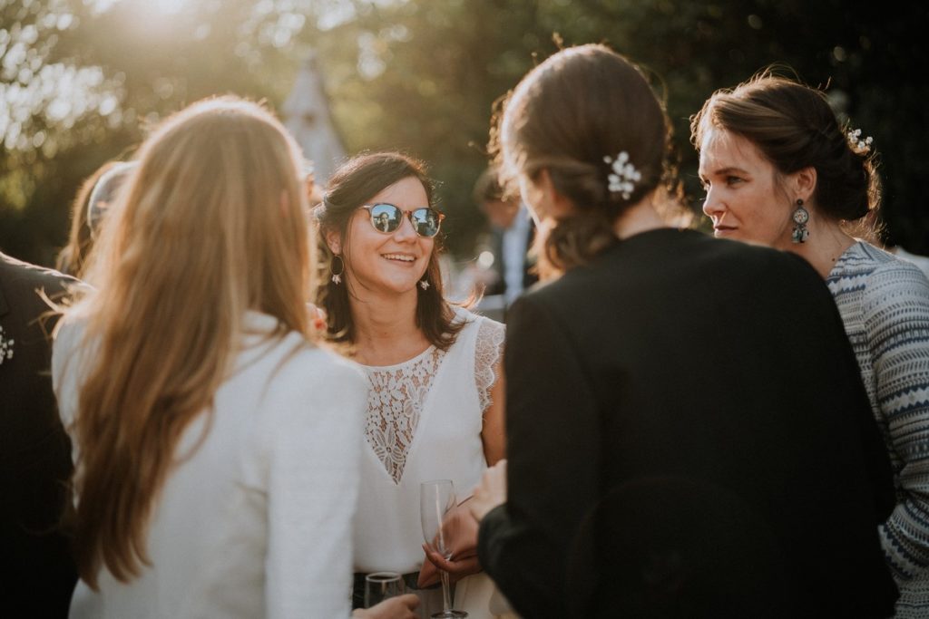 invitée-de-mariage-lunettes-de-soleil