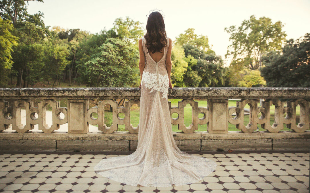 Un mariage chic et doré à la Bastide de Toursainte