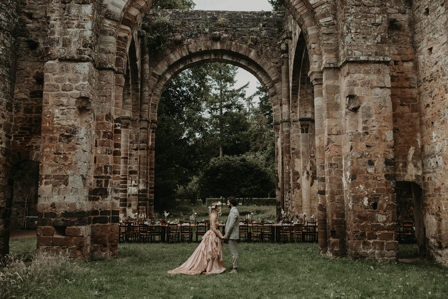 mariage-romantique-abbaye-bretagne