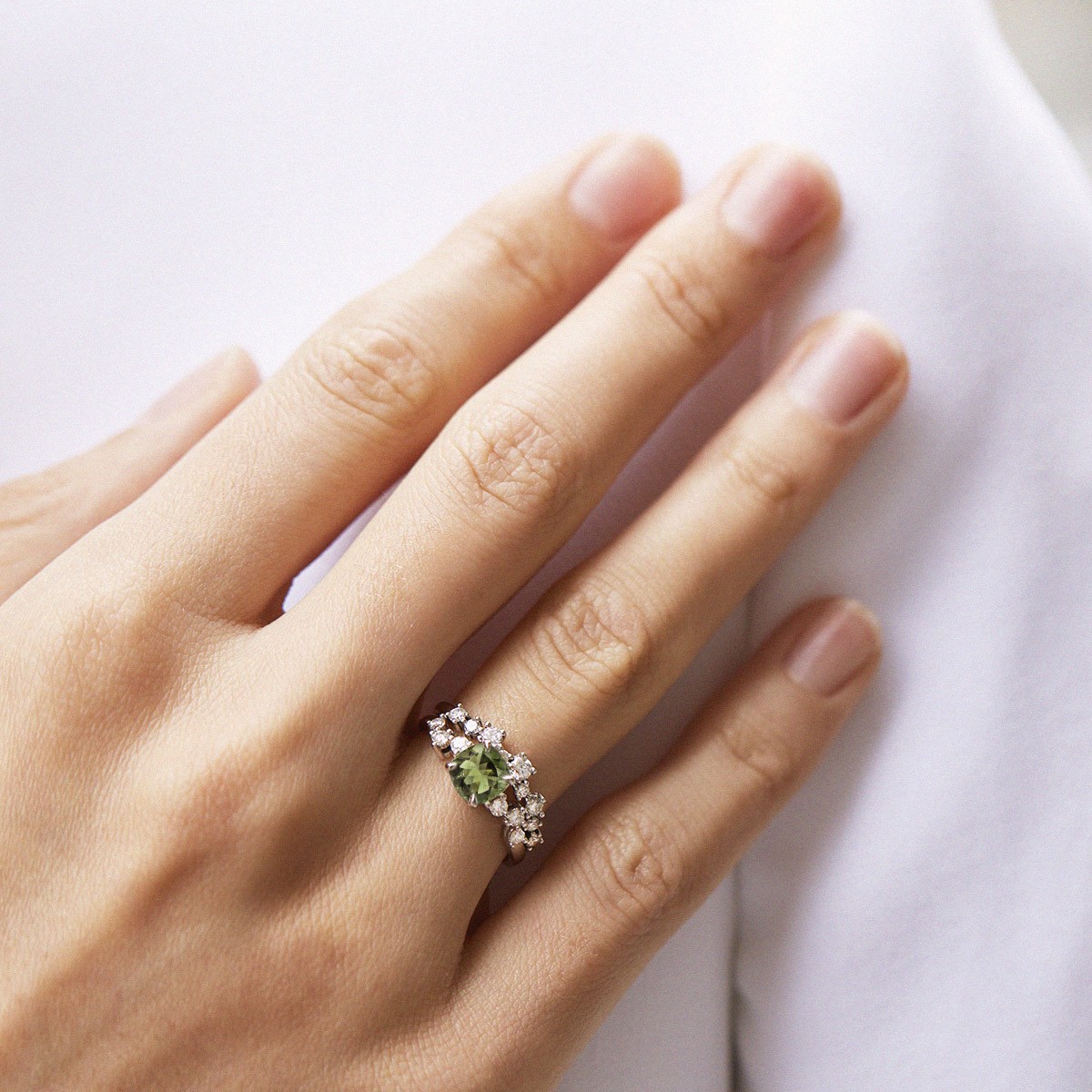 bague-de-fiancailles-moldavite