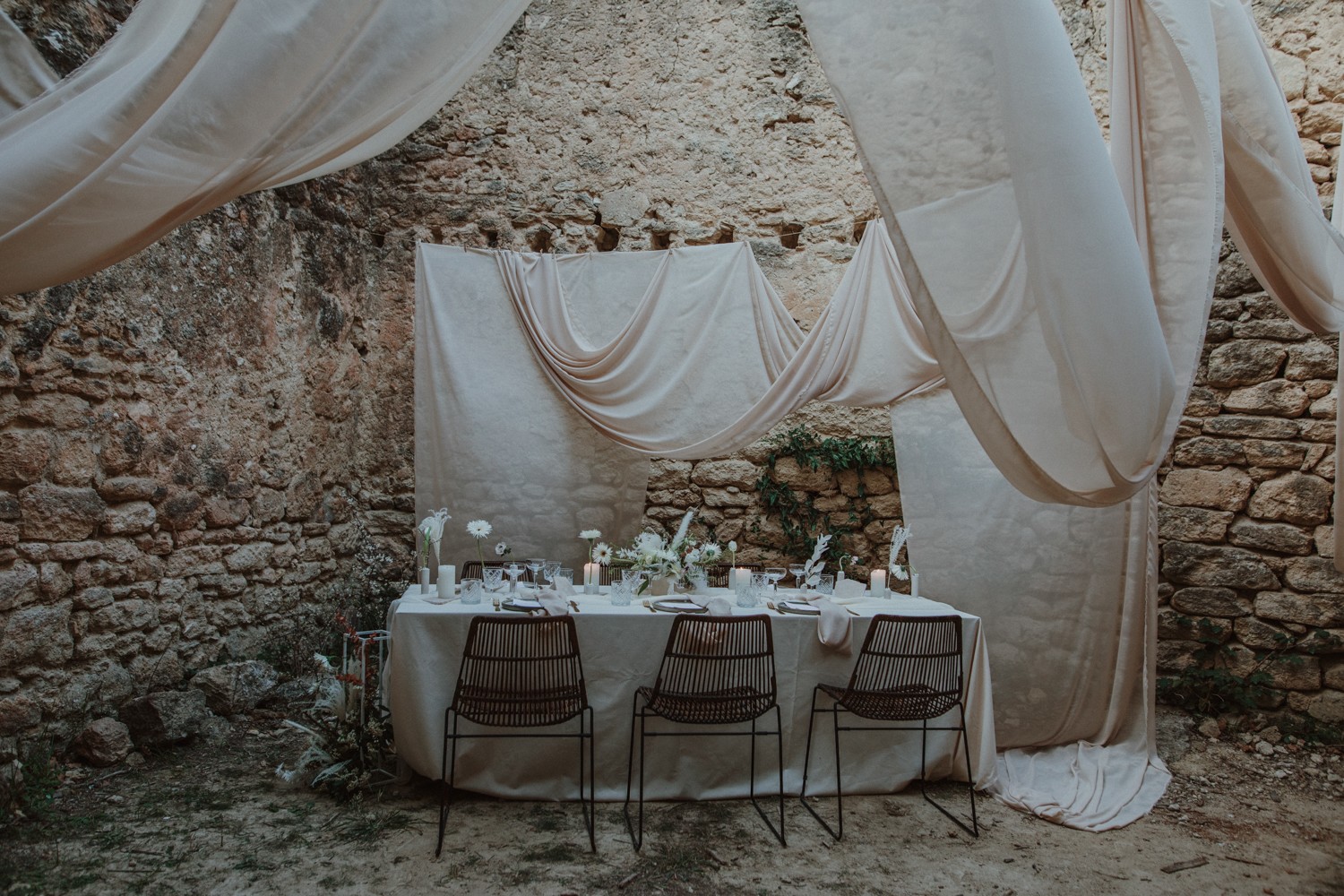 mariage-minimaliste-voilage-provence