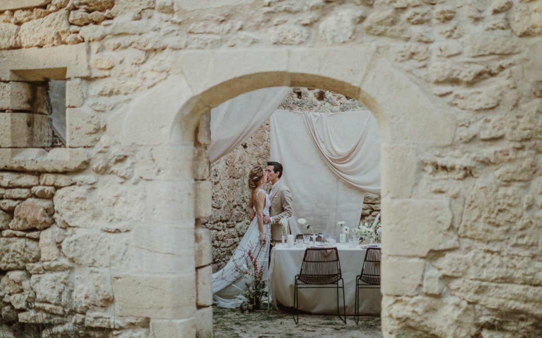 Un mariage minimaliste et minéral en Provence