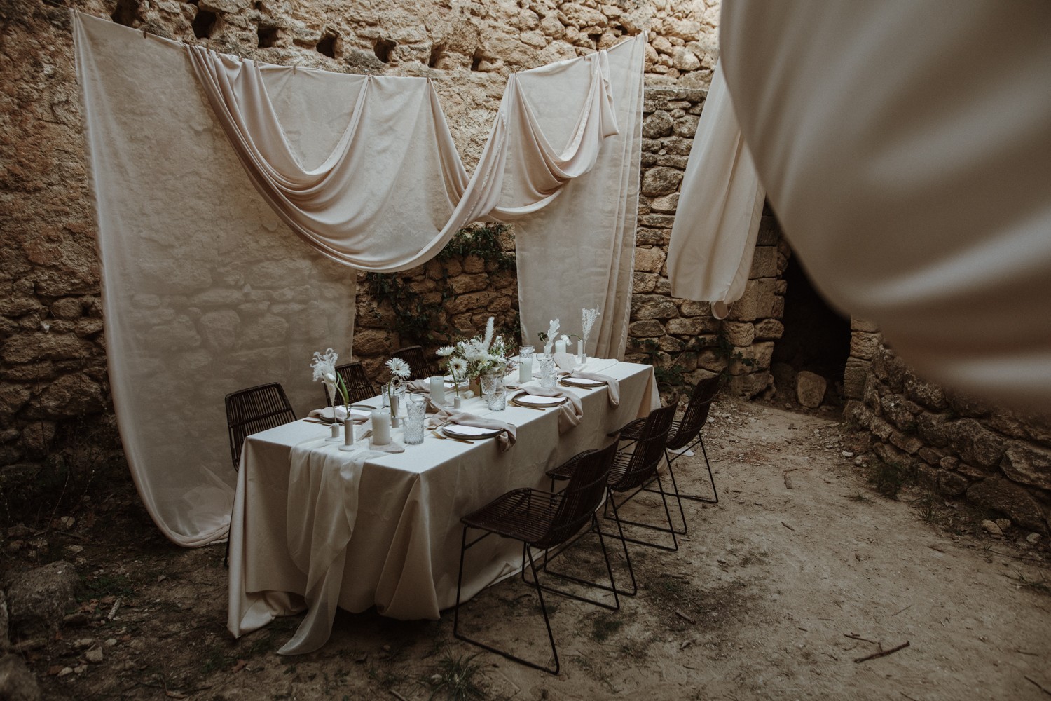 mariage-minimaliste-voilage-provence