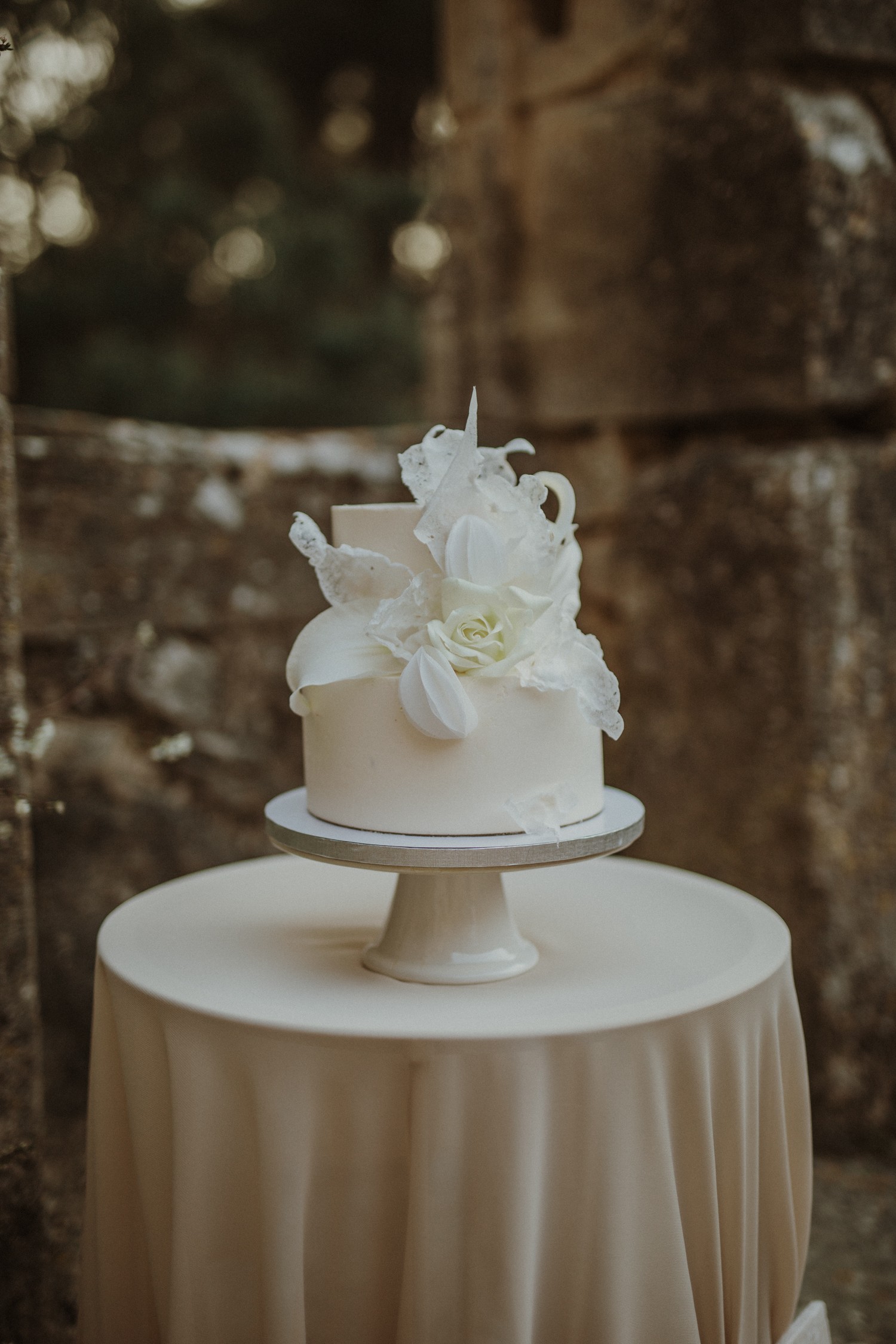 wedding-cake-minimaliste-blanc-nude
