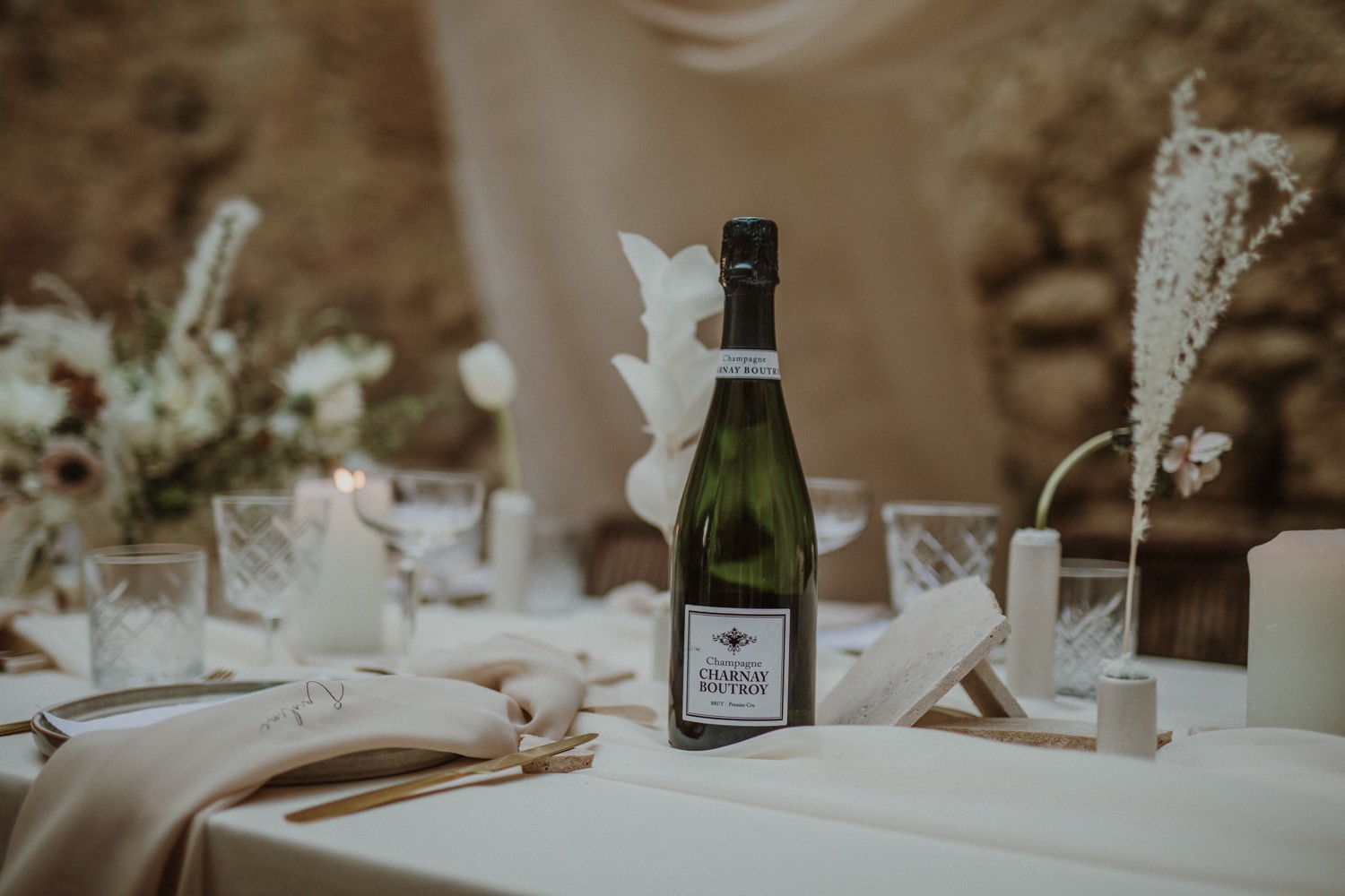 mariage-minimaliste-voilage-provence