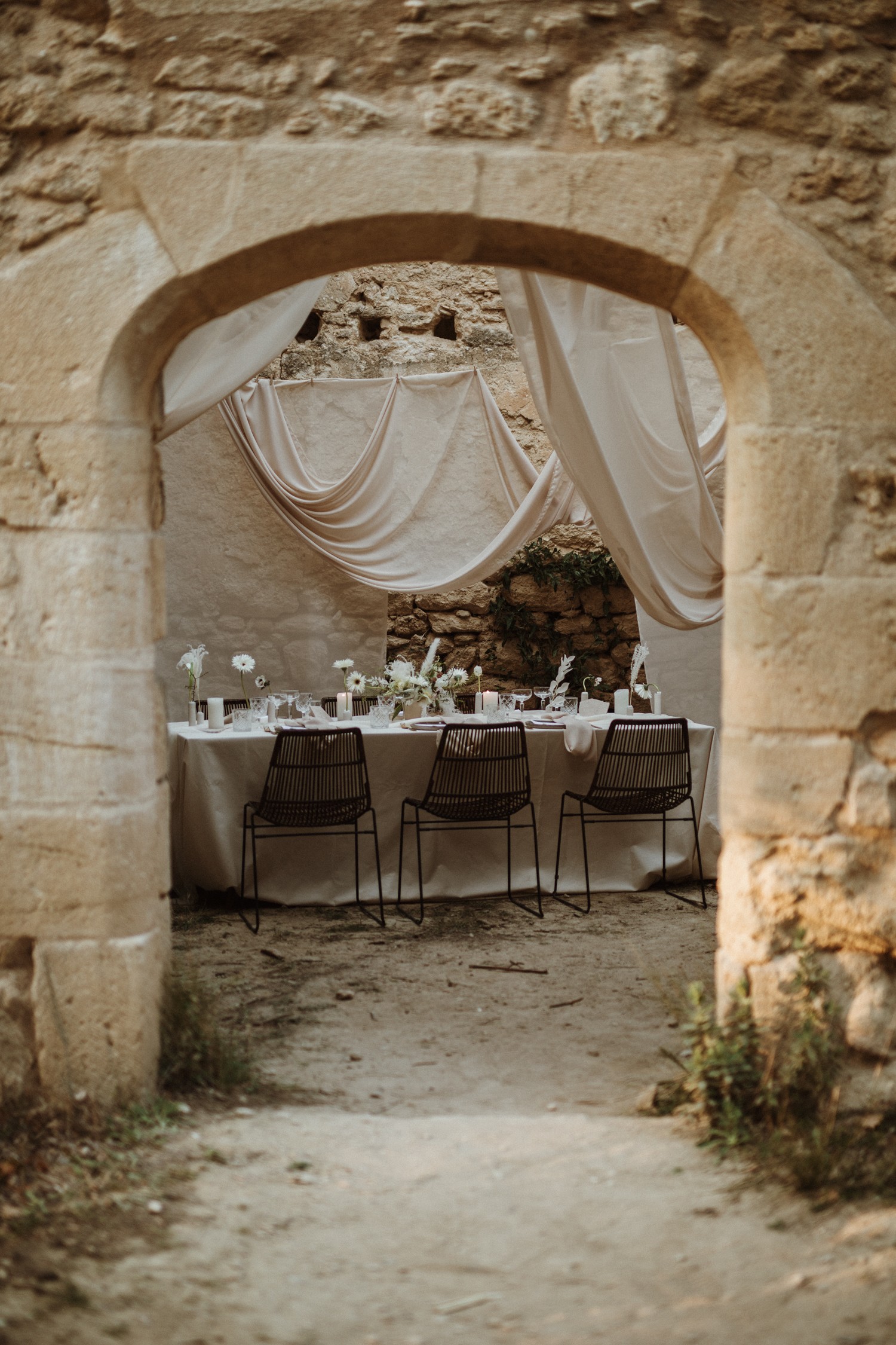 mariage-minimaliste-voilage-provence