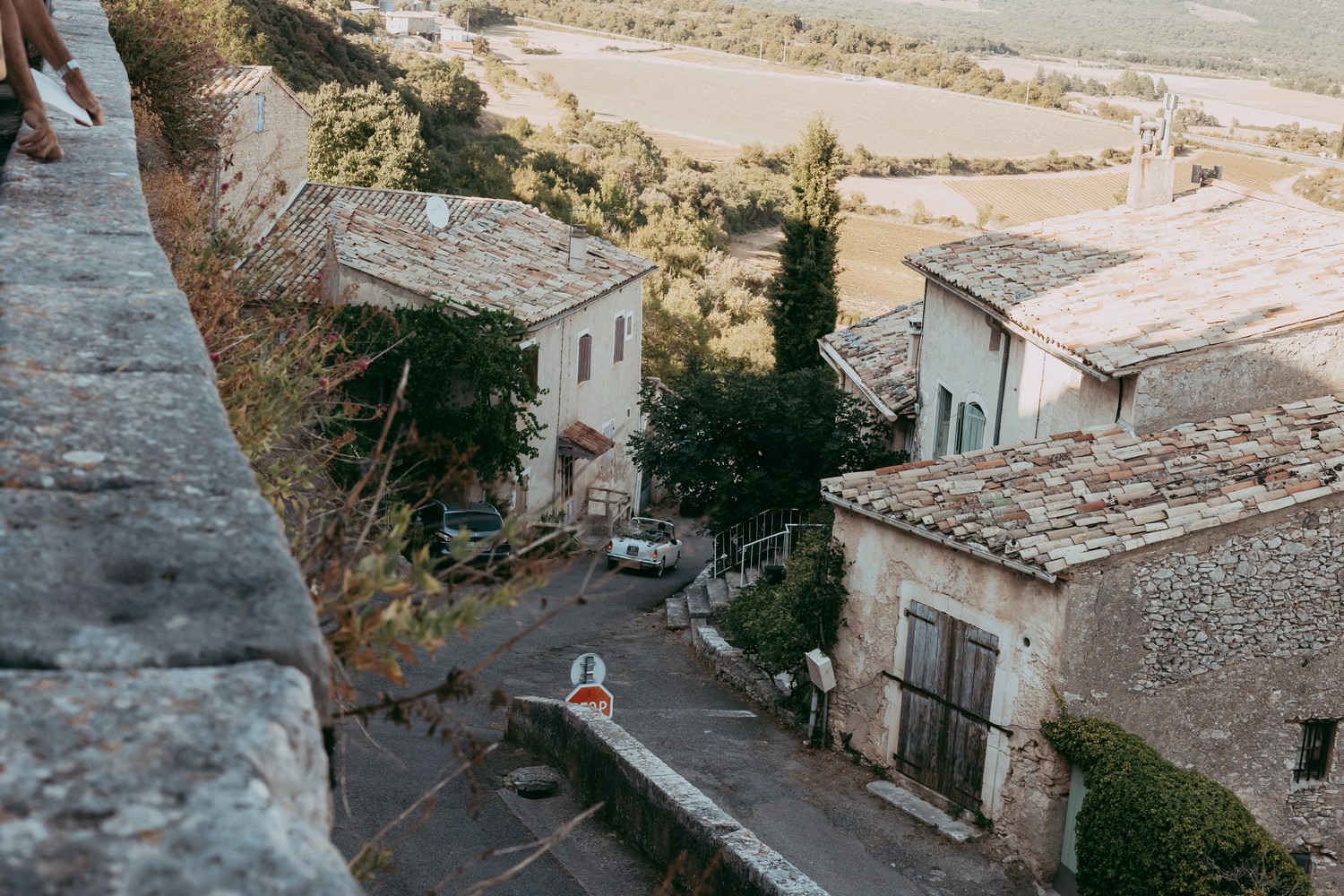 mariage-intime-et-brut-en-Provence-anastasia-bremond-photographie