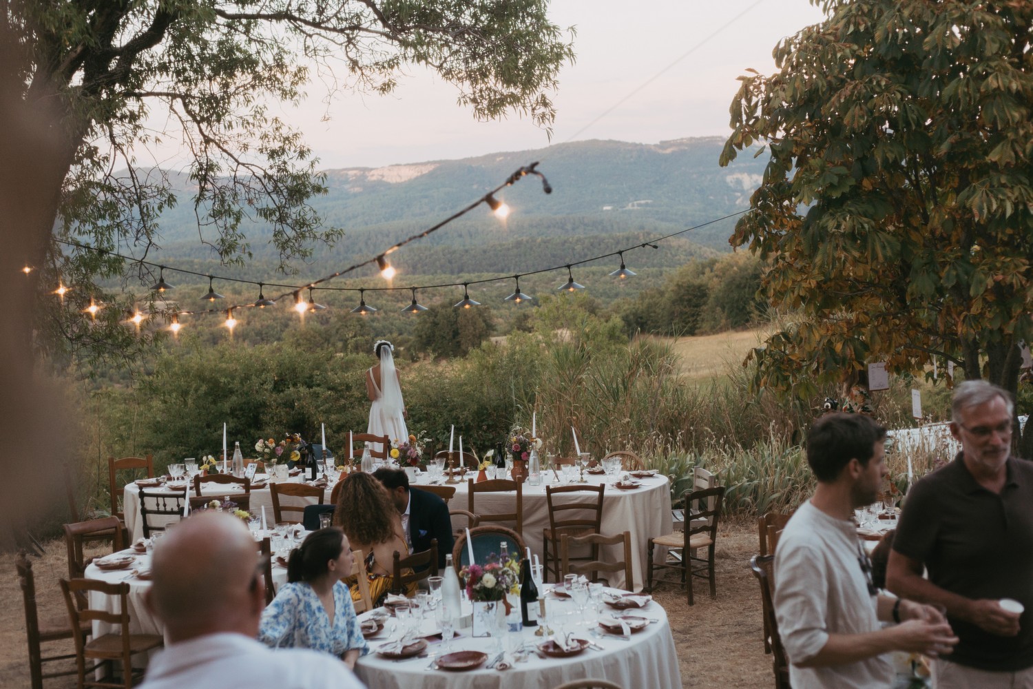 mariage-intime-et-brut-en-Provence-anastasia-bremond-photographie