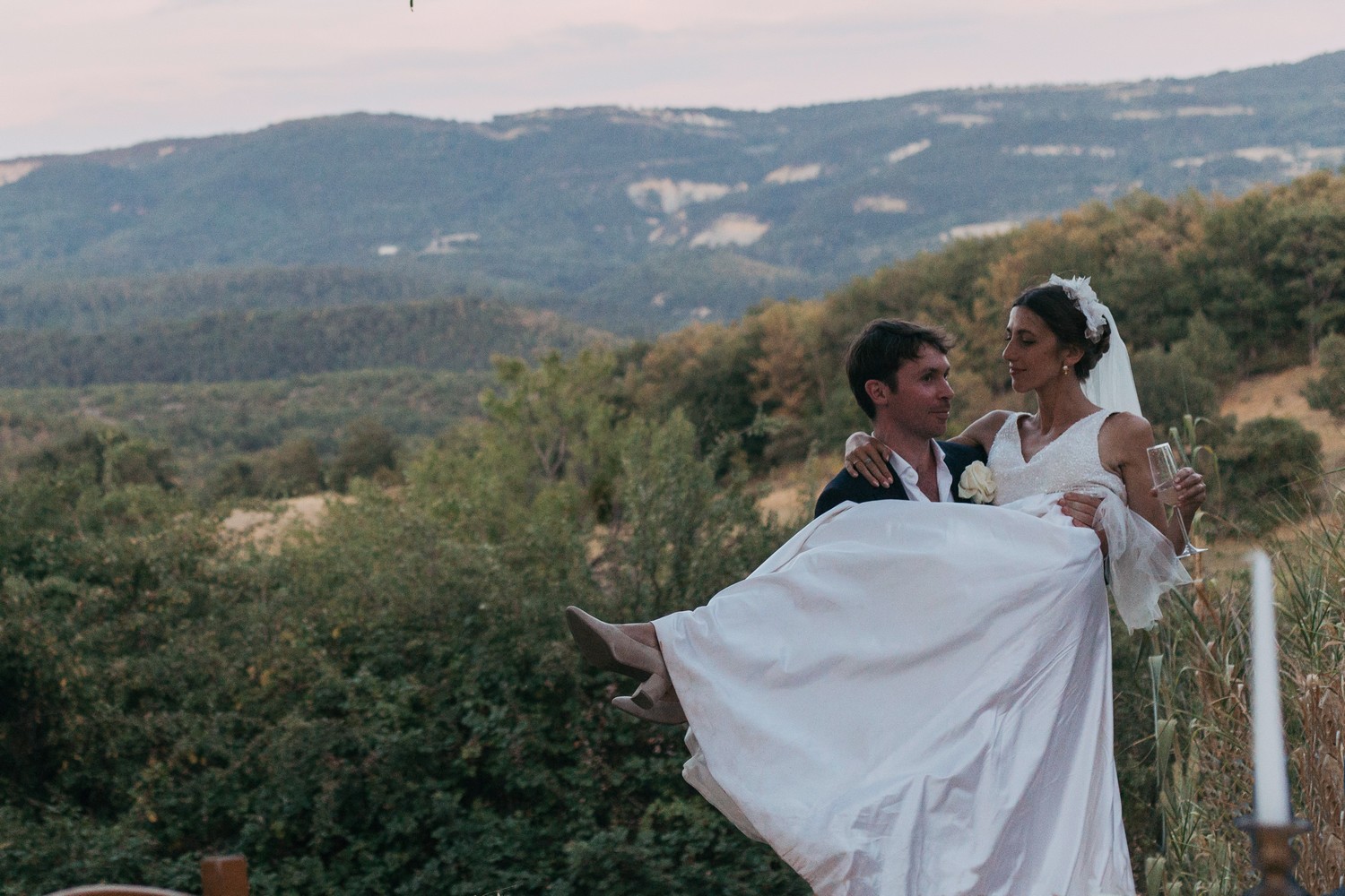 mariage-intime-et-brut-en-Provence-anastasia-bremond-photographie