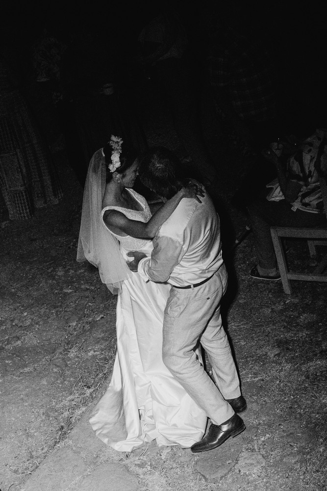 mariage-intime-et-brut-en-Provence-anastasia-bremond-photographie