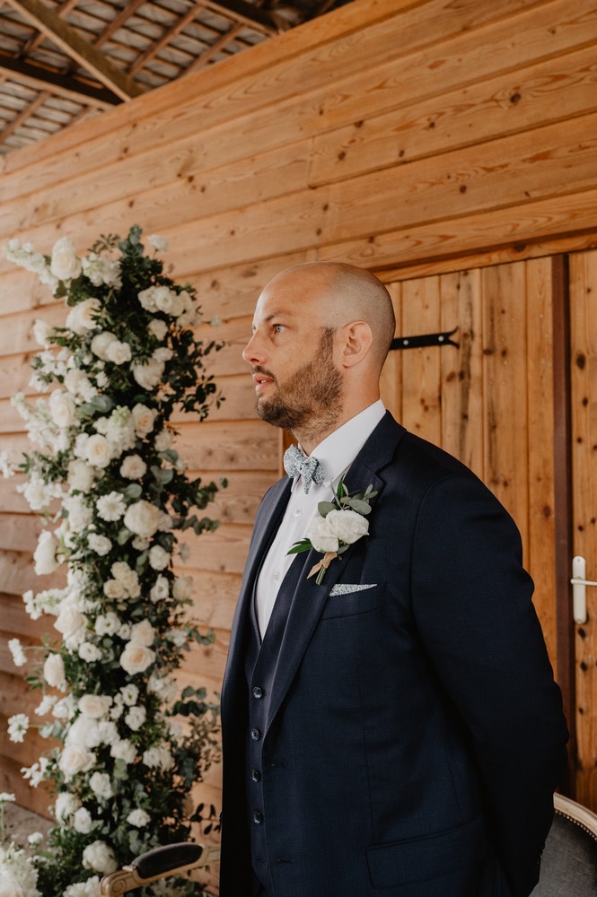 mariage chic et vert sauge à la Ferme du Roy dans l'Oise