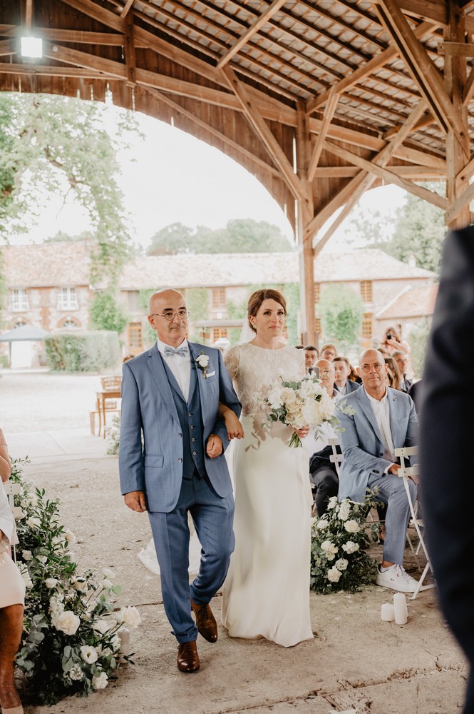 mariage chic et vert sauge à la Ferme du Roy dans l'Oise