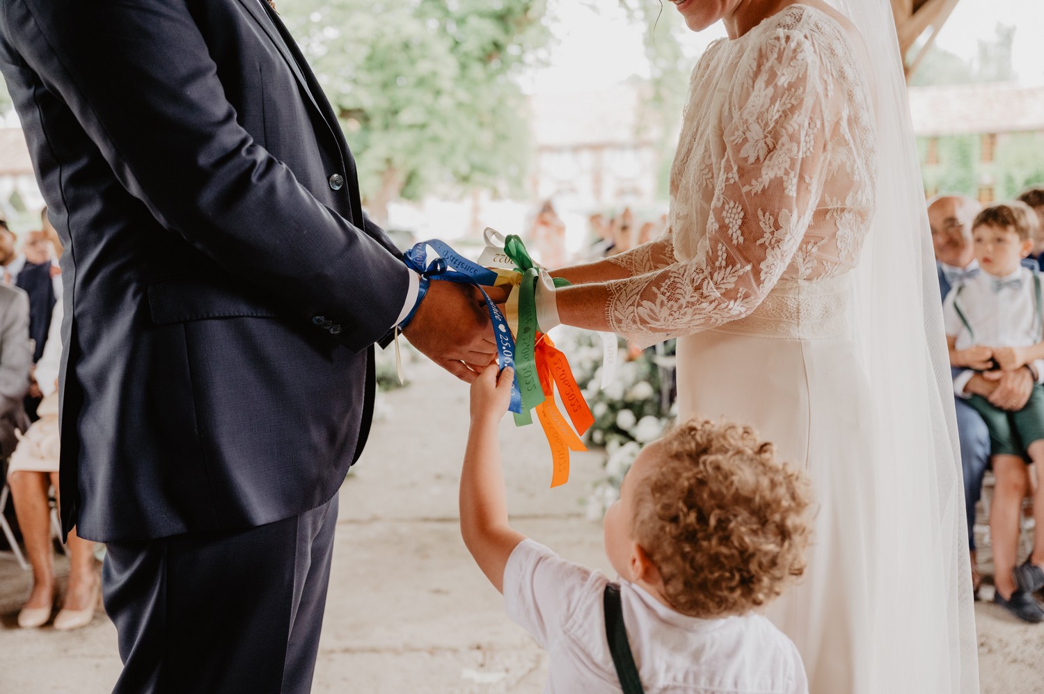 mariage chic et vert sauge à la Ferme du Roy dans l'Oise