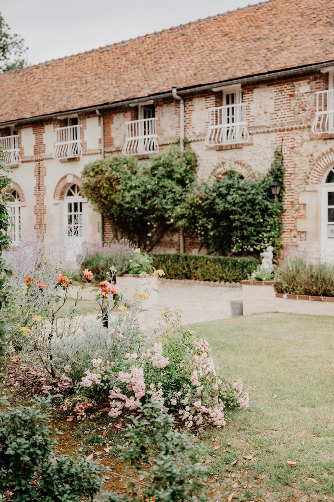 mariage chic et vert sauge à la Ferme du Roy dans l'Oise