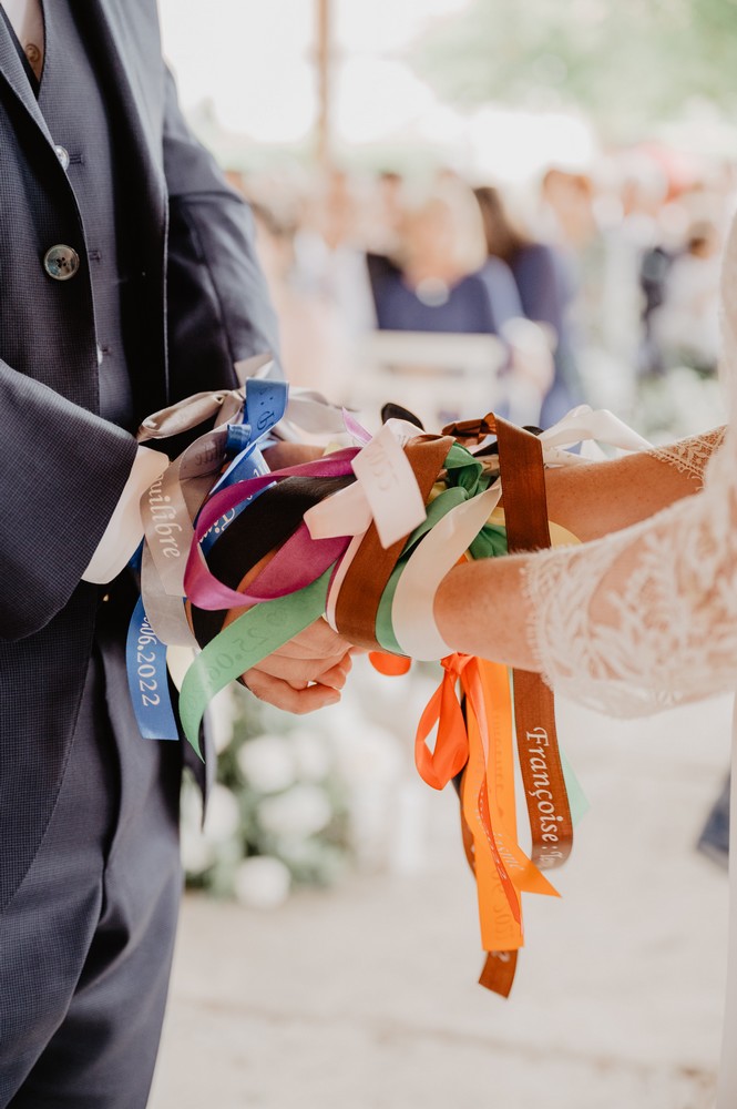 mariage chic et vert sauge à la Ferme du Roy dans l'Oise